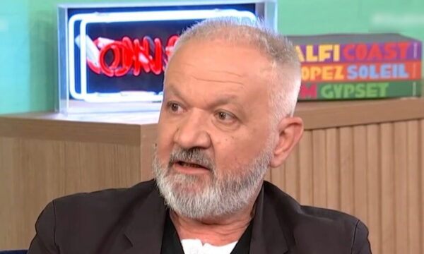 Χρήστος Θηβαίος: «Η μητέρα μου δεν πρόλαβε να δει ότι τραγούδησα με τον Γιώργο Νταλάρα»