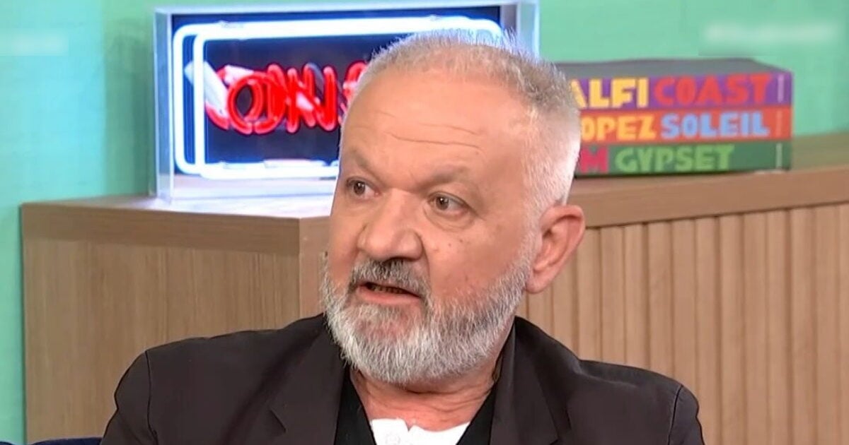 Χρήστος Θηβαίος: «Η μητέρα μου δεν πρόλαβε να δει ότι τραγούδησα με τον Γιώργο Νταλάρα»