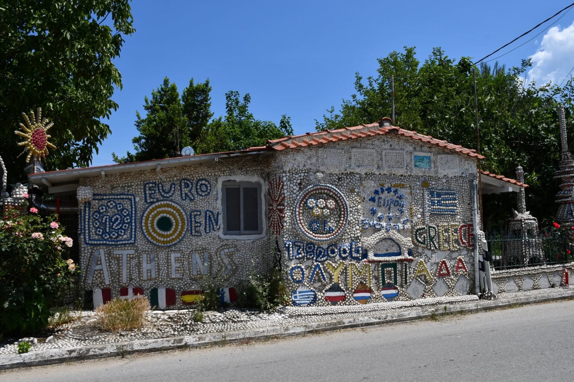 Το «σπίτι των κοχυλιών» και ο «Gaudí» του Παλαιόπυργου Λάρισας