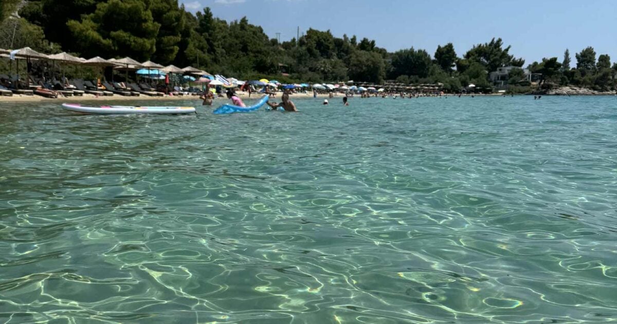 Από 54 έως 114 λεπτά από τη Θεσσαλονίκη: 5+1 ακτές για το πρώτο καλοκαιρινό Σαββατοκύριακο