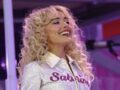 Sabrina Carpenter: Τα κρόσσια στα look της πρωταγωνιστούν ή απλώς συμμετέχουν