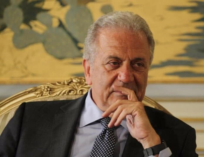 Qatargate: Συλλαμβάνουν τον Αβραμόπουλο από στιγμή σε στιγμή, μπλεγμένος και αυτός στο σκάνδαλο
