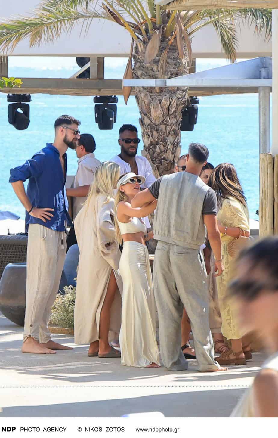 Αθηνά Οικονομάκου: Αποκάλυψε την κοιλίτσα της στο pre-wedding party – Η αλήθεια για το μωρό που έρχεται