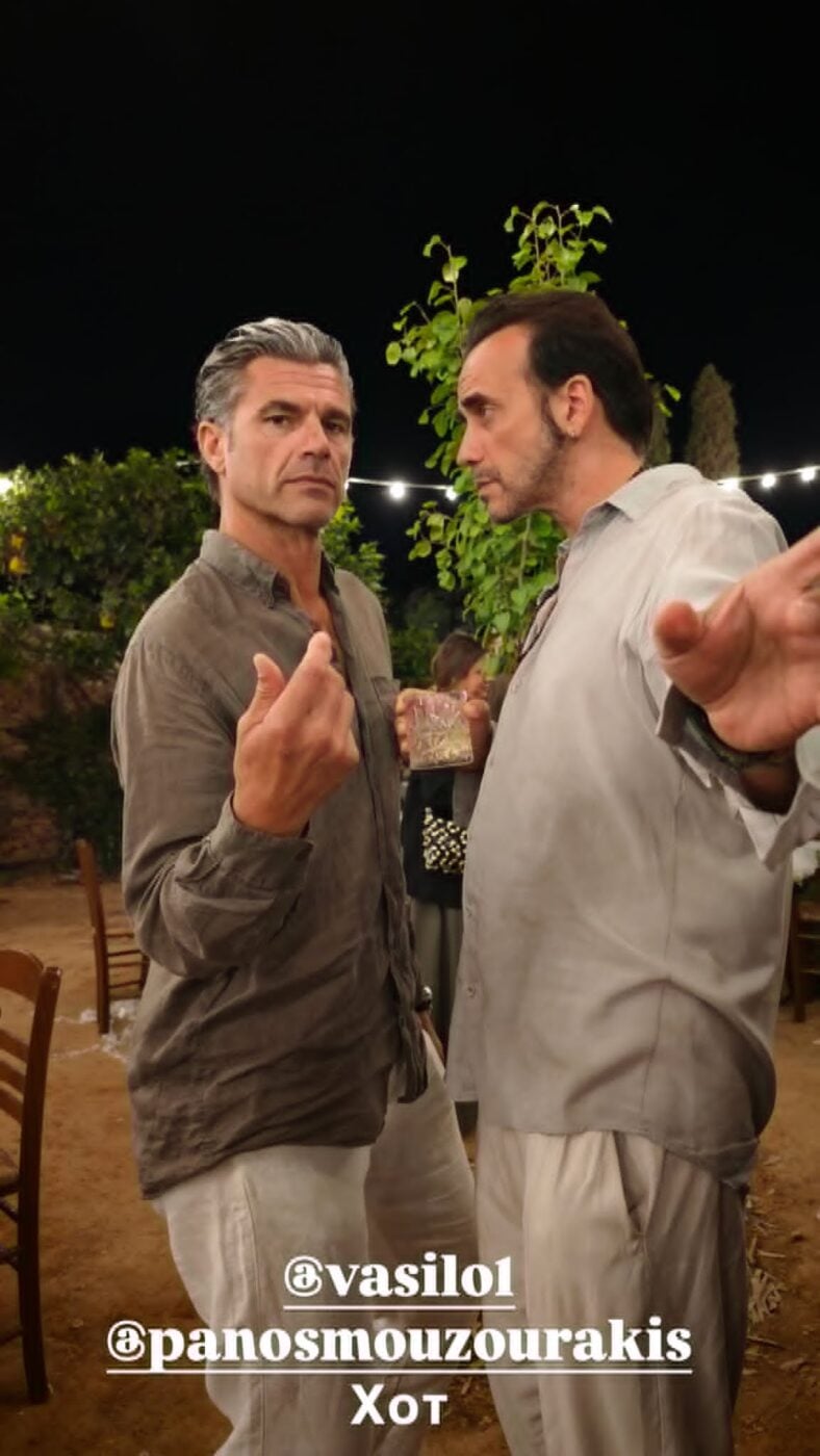Μελία Κράιλινγκ: Η Ελληνίδα σταρ του «Emily in Paris» παντρεύτηκε τον εκλεκτό της στη Σύρο – Εικόνες, βίντεο