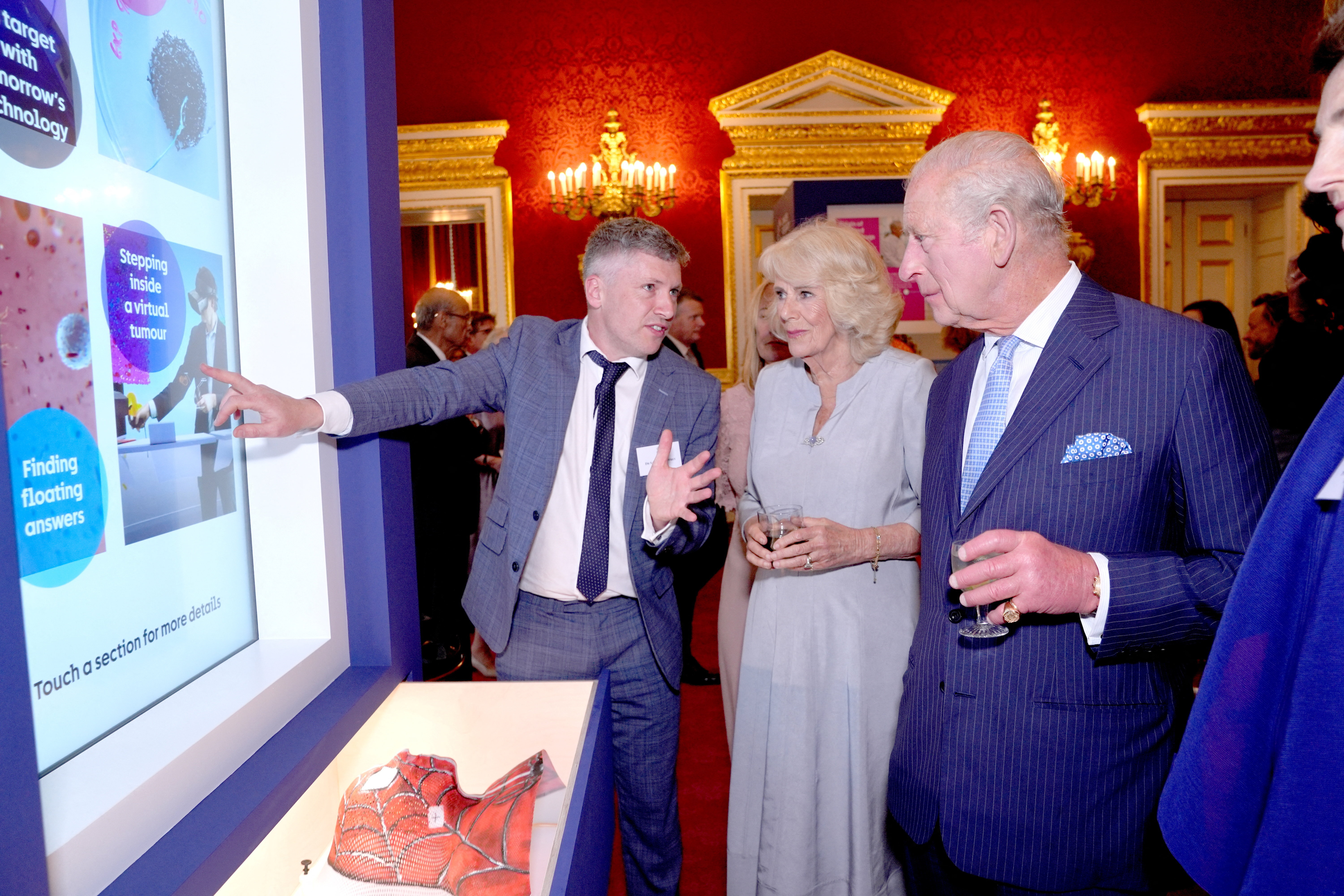 Kate Middleton: Το tea dress που εντυπωσίασε σε μια συγκινητική βασιλική τελετή