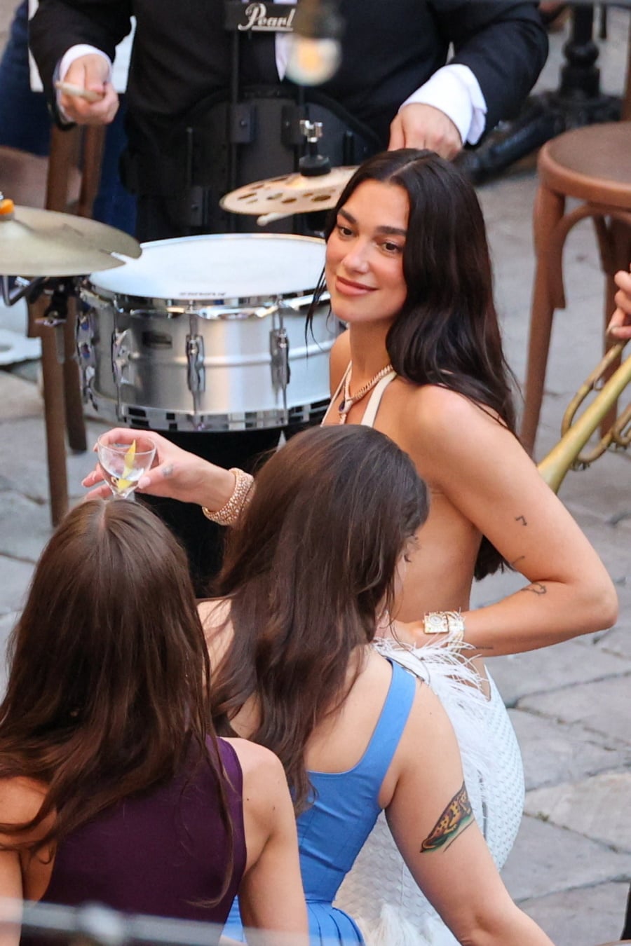 Dua Lipa και Callum Turner: Έναρξη του γαμήλιου πάρτι τους στο Παλέρμο – Αποκλειστικές εικόνες