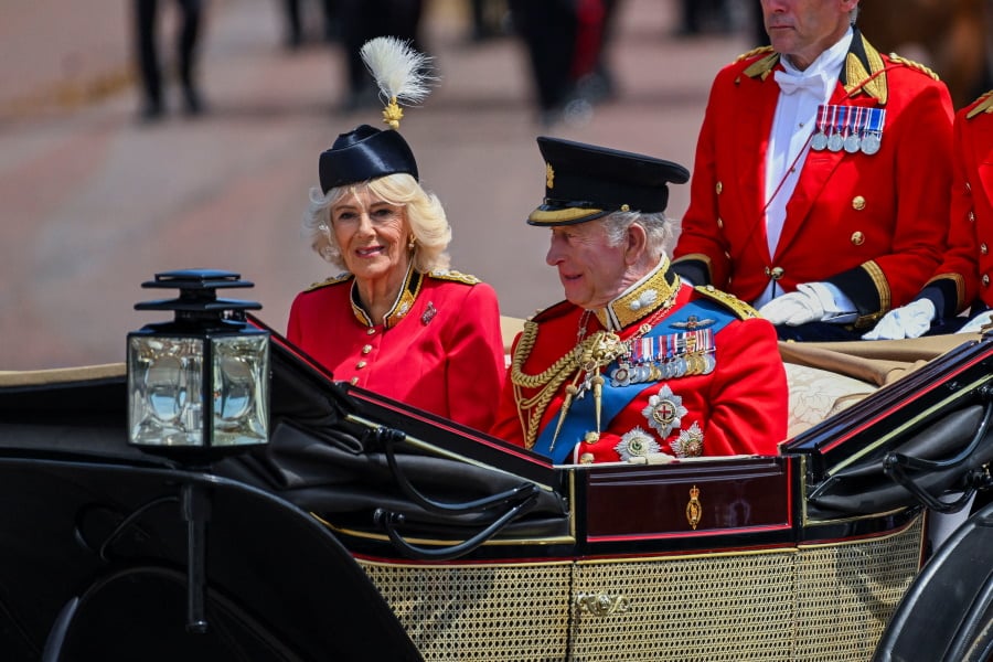 Trooping the Colour 2026: Η εντυπωσιακή παρέλαση για τα γενέθλια του βασιλιά Καρόλου – Η λαμπερή παρουσία της Kate Middleton