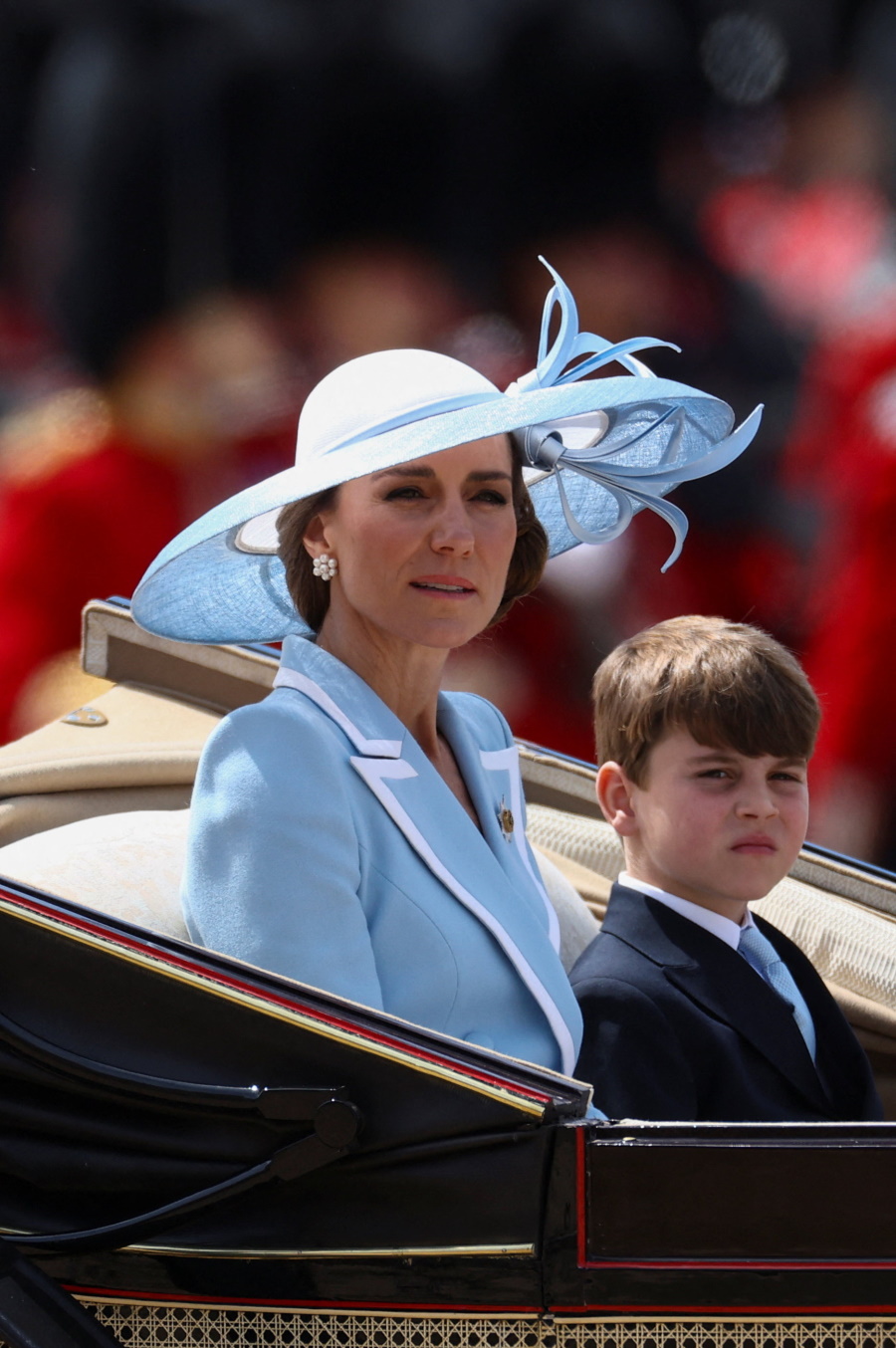 Trooping the Colour 2026: Η εντυπωσιακή παρέλαση για τα γενέθλια του βασιλιά Καρόλου – Η λαμπερή παρουσία της Kate Middleton