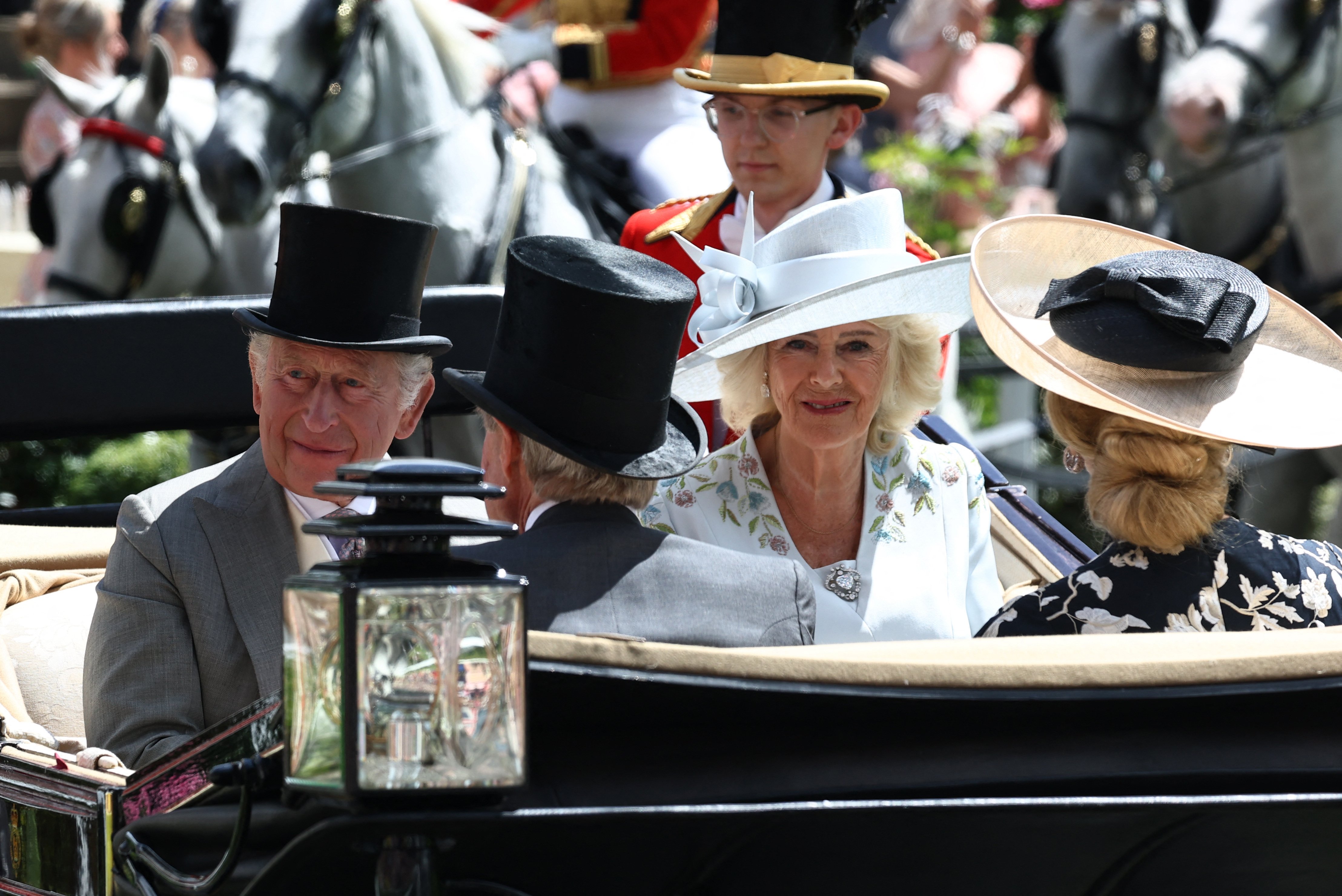 Royal Ascot 2026: Ο βασιλιάς Κάρολος και η βασίλισσα Καμίλα άνοιξαν τη διοργάνωση της βρετανικής σεζόν