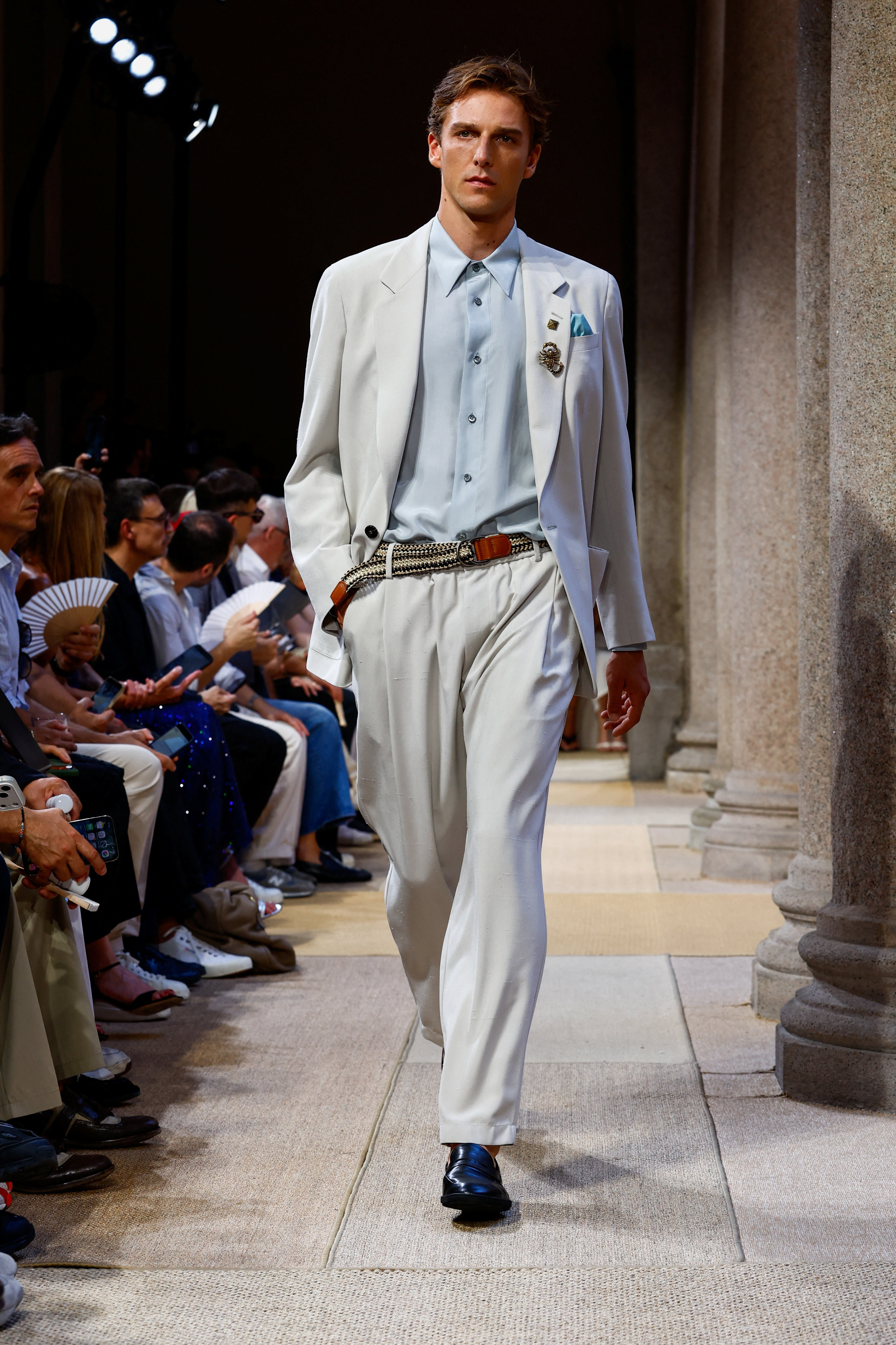 Giorgio Armani SS27: Τα χρώματα της Μεσογείου ως έμπνευση για το καλοκαίρι