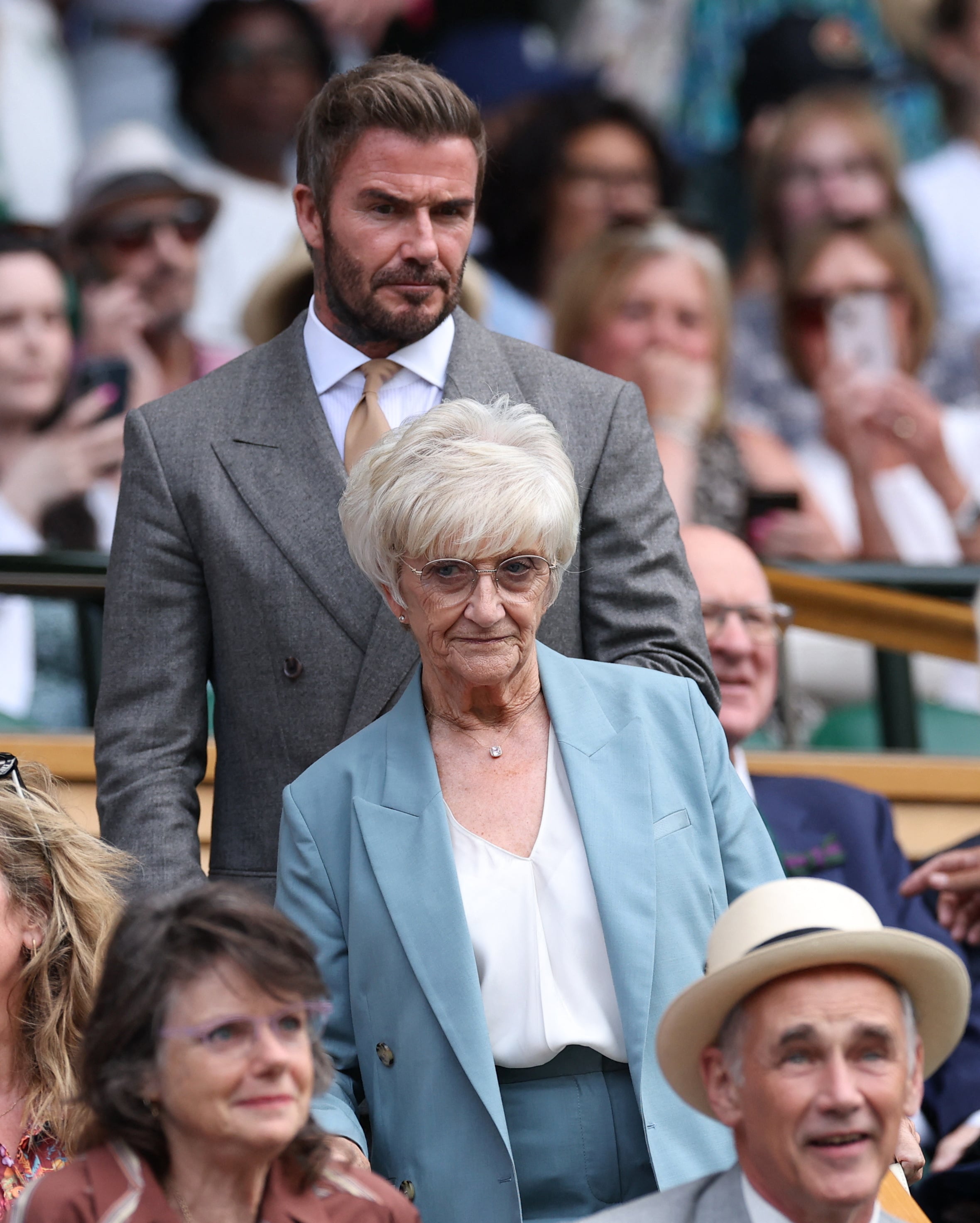 David Beckham: Βρέθηκε με τη μητέρα του στο Βασιλικό Θεωρείο του Wimbledon