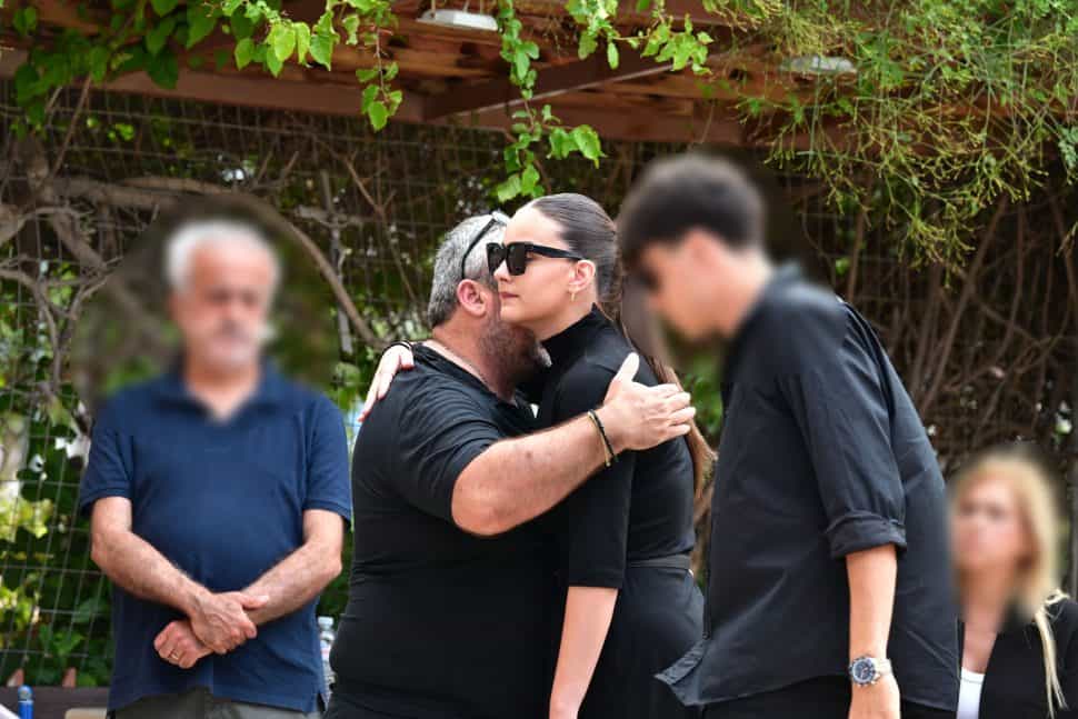 Ακολουθώντας τα βήματα της Γωγώς η κόρη της, Βικτώρια: Η γυναίκα που θα σταθεί δίπλα της