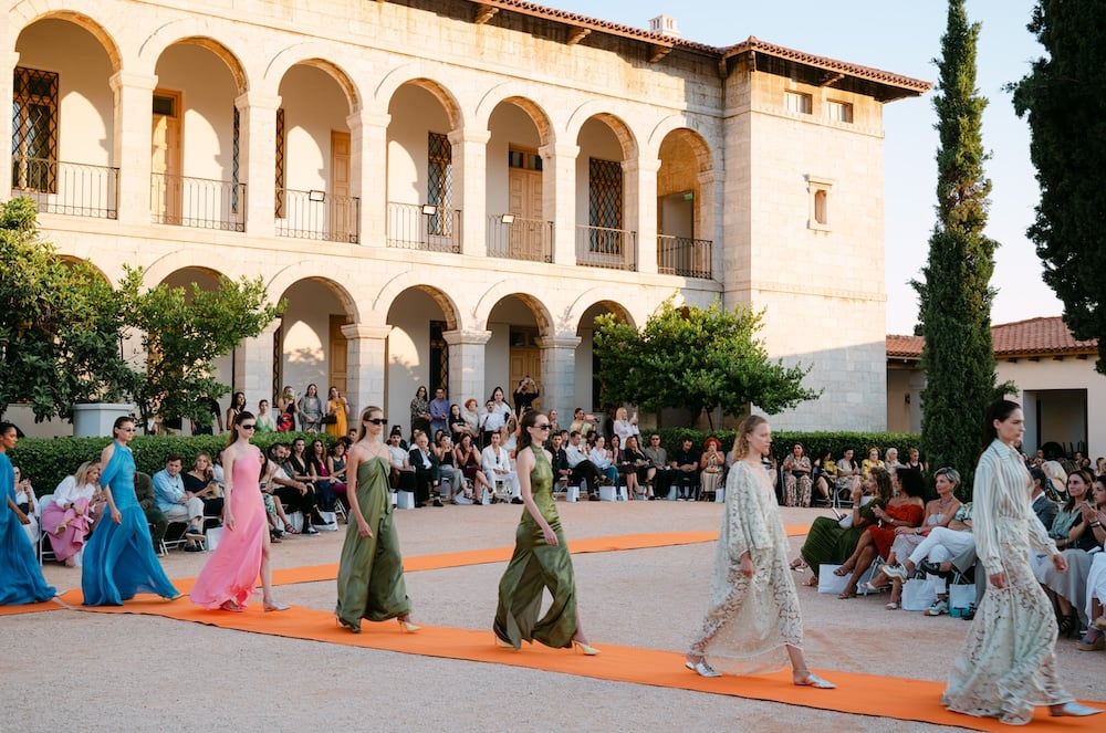 Hautes Grecians στη Villa Ilissia: Ένα catwalk στην πιο μαγευτική αυλή της Αθήνας