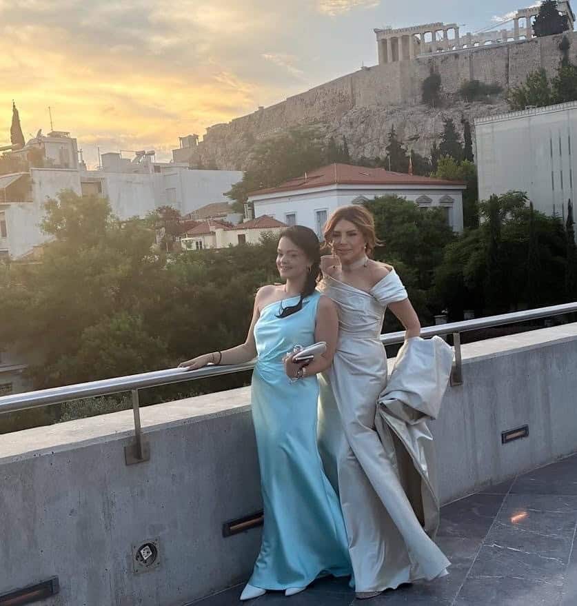 Μιμή Ντενίση: Εκθαμβωτικές μάνα και κόρη-Η Μαριτίνα με τουαλέτα λίγο πριν το γάμο της