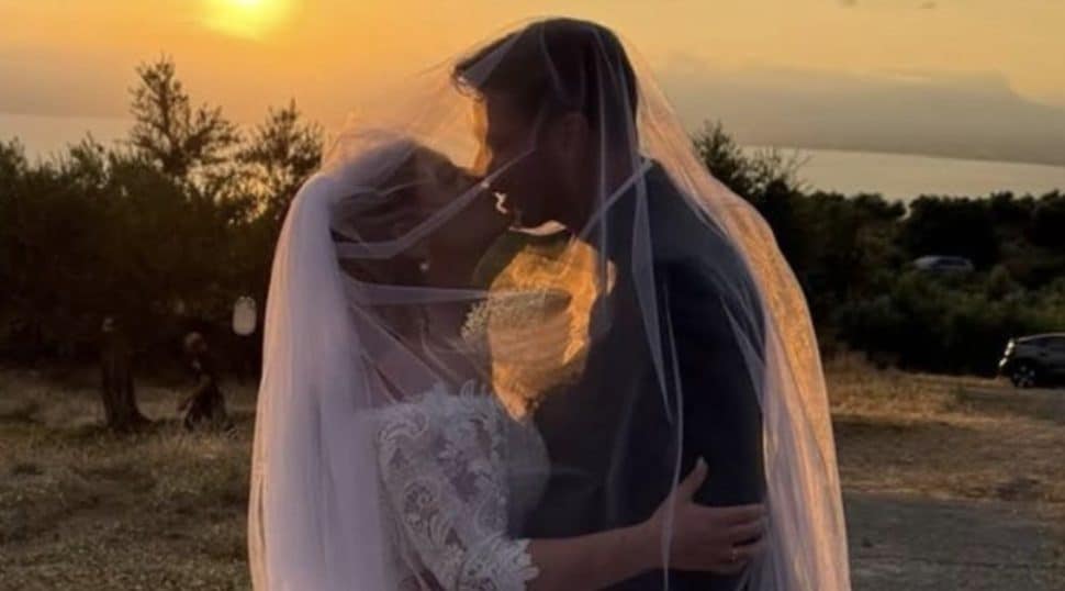 Φάνης Μπότσης στα κακόβουλα σχόλια: «Δεν είμαι προικοθήρας, δεν την παντρεύτηκα για τα λεφτά της»