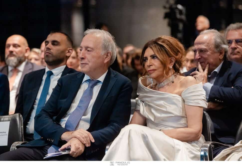 Μιμή Ντενίση: Εκθαμβωτικές μάνα και κόρη-Η Μαριτίνα με τουαλέτα λίγο πριν το γάμο της