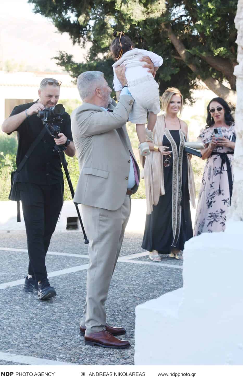 Πατούλης-Κοιλού: Βάφτισαν τον 1,5 ετών γιο τους με λάδι από τον Αρχιεπίσκοπο Αμερικής (φωτογραφίες)