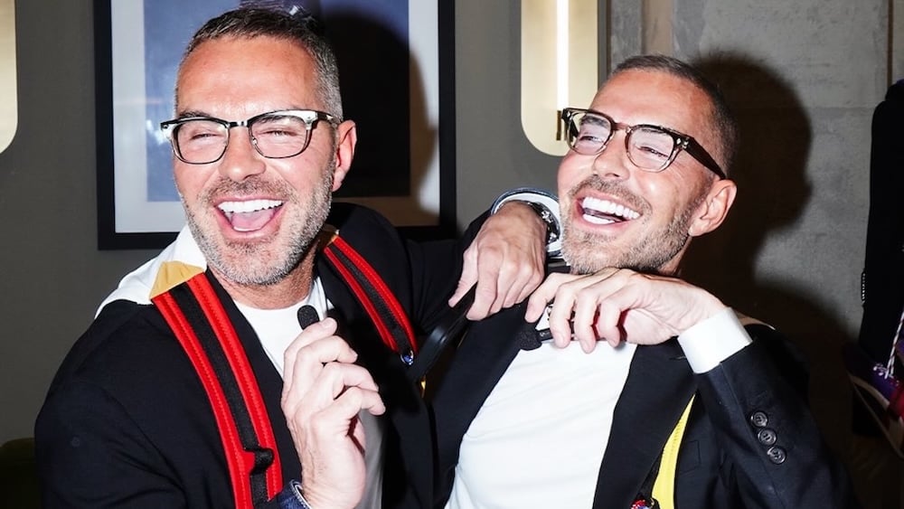 Dean και Dan Caten φέρνουν το σύμπαν των Dsquared2 στη Γλυφάδα