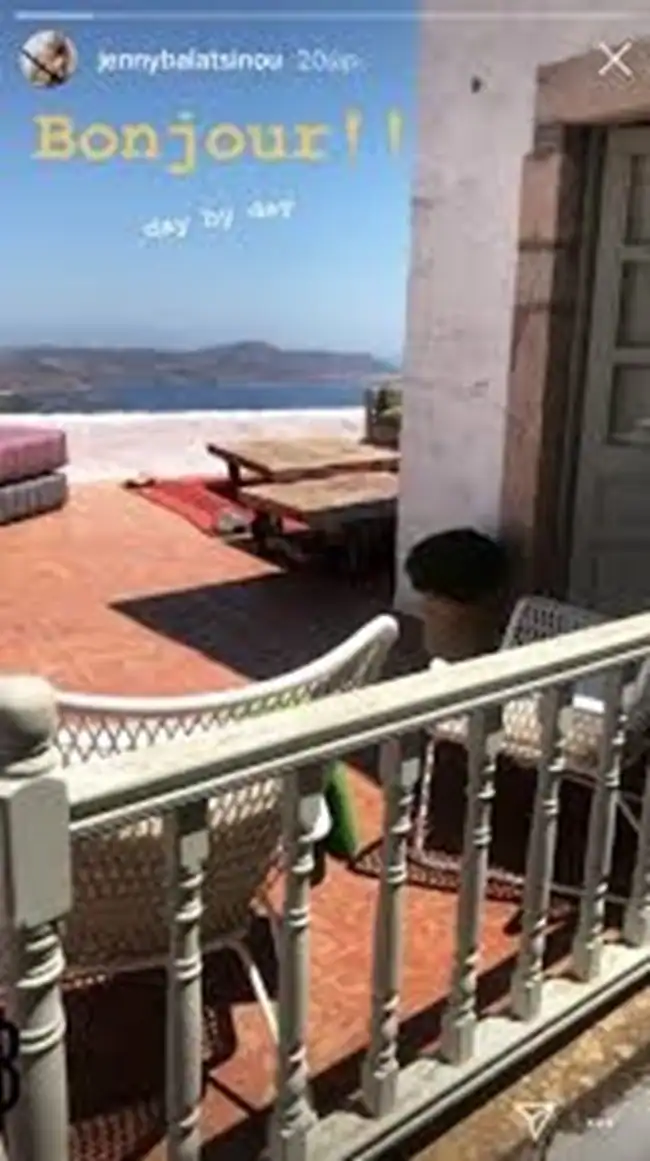 Η Μπαλατσινού ανατρέπει τα πάντα μετά τον γάμο της κόρης της: Η πώληση του σπιτιού στην Πάτμο για 4.800.000 ευρώ και η νέα της ζωή ως γιαγιά