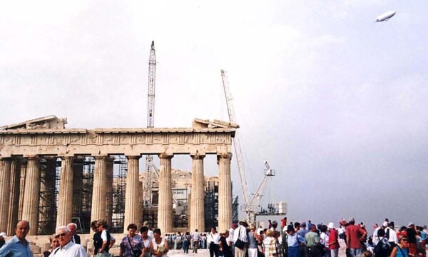Αθήνα: Εννιά περιοχές ασφυκτιούν από τους τουρίστες