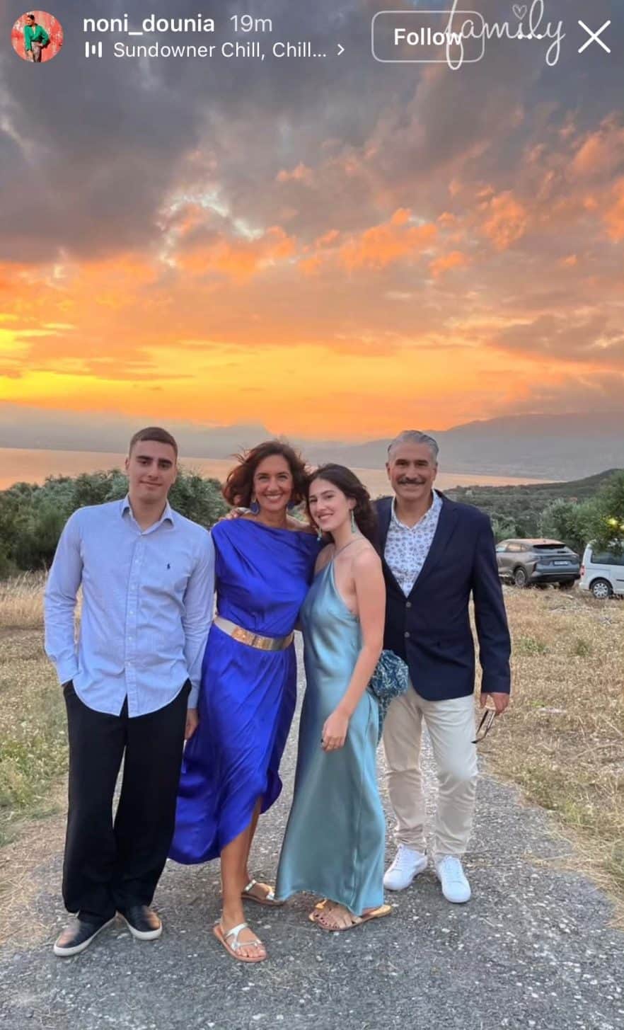 Νόνη Δούνια: Γι’ αυτό πάντρεψε τη Μπάρκα – Από τους χορούς πάνω στα τραπέζια στα στέφανα της εκκλησίας