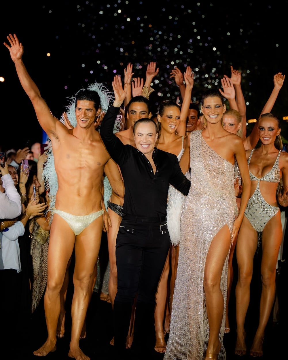Julien Macdonald στο Island! Όταν η Αθηναϊκή Ριβιέρα μετατράπηκε σε disco πασαρέλα