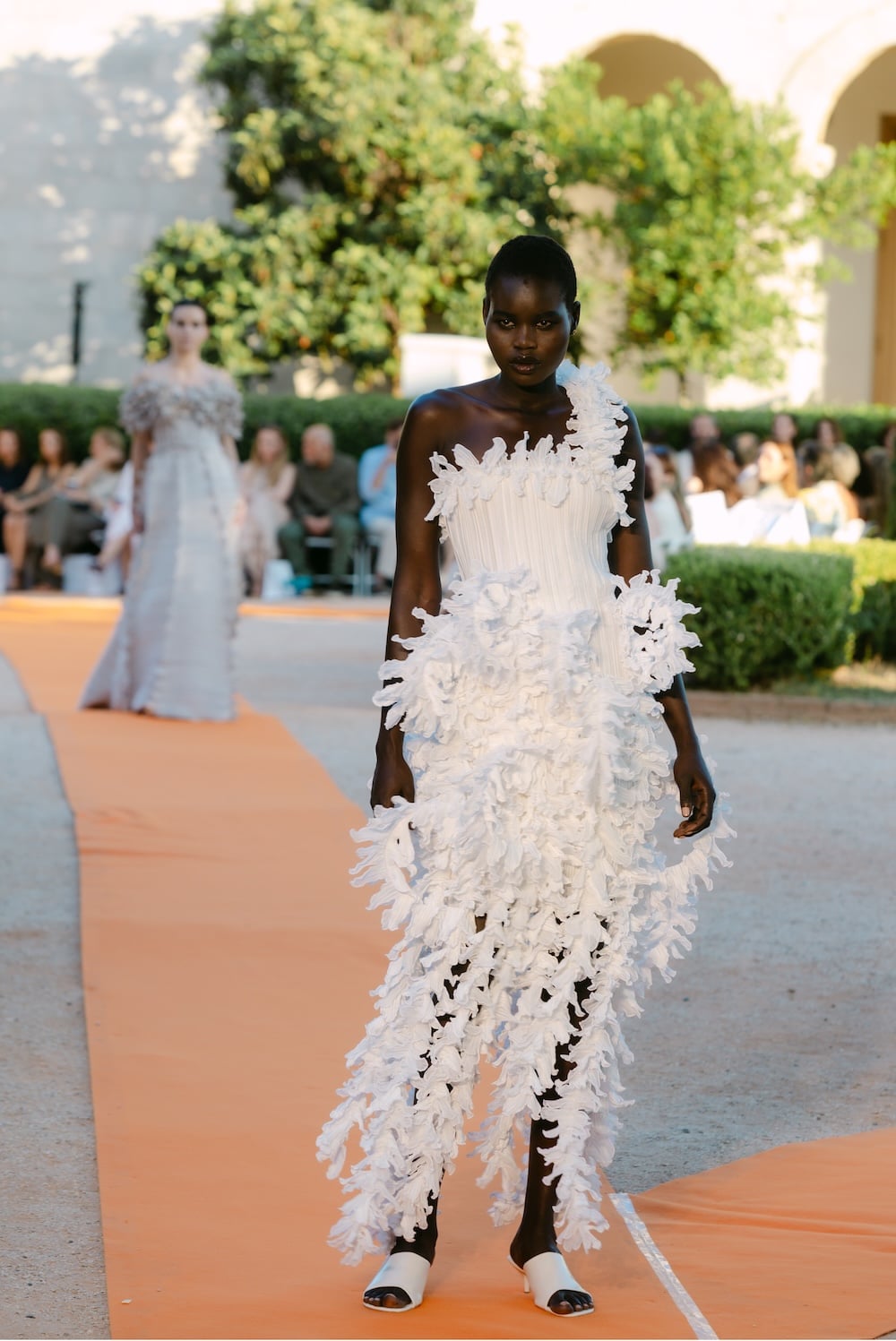 Hautes Grecians στη Villa Ilissia: Ένα catwalk στην πιο μαγευτική αυλή της Αθήνας