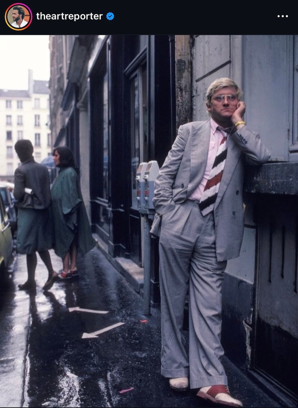 David Hockney: Ο άνθρωπος που ντυνόταν σαν έργο τέχνης