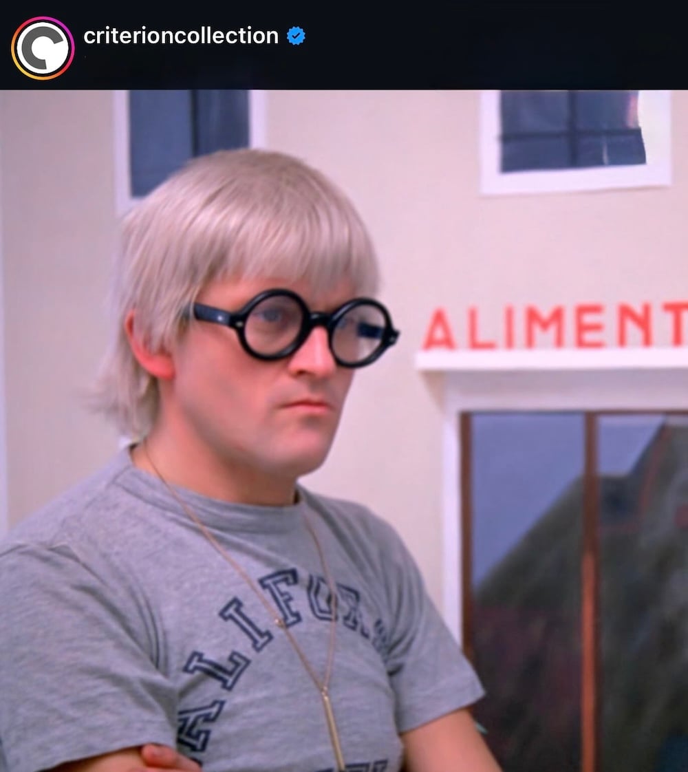 David Hockney: Ο άνθρωπος που ντυνόταν σαν έργο τέχνης