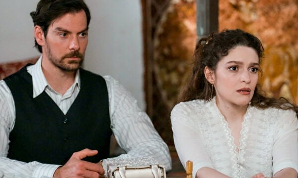 Grand Hotel: Ο Πέτρος ανακοινώνει στη μητέρα του ότι παντρεύεται