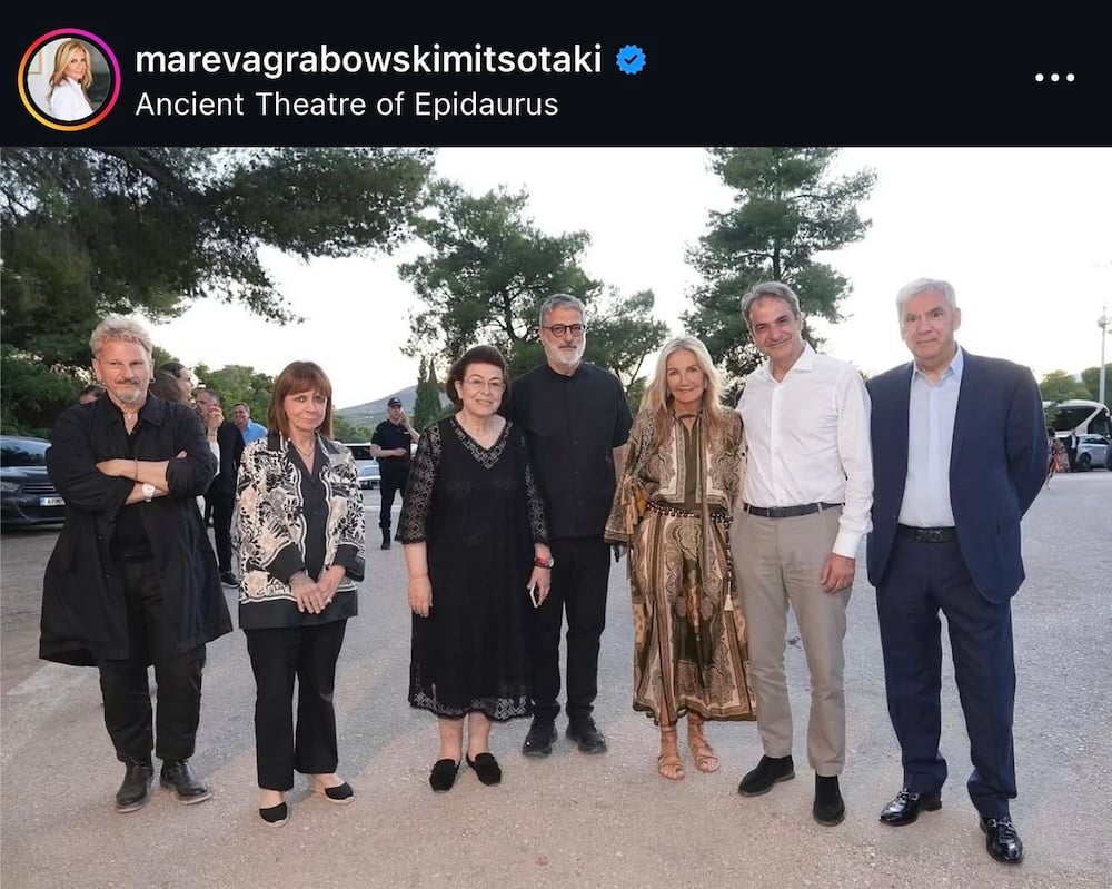Μαρέβα Γκραμπόφσκι-Μητσοτάκη: Το μεταξωτό φόρεμα στην Επίδαυρο που άλλαξε την εικόνα της