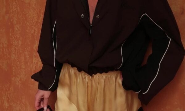 Δαντελένια σορτς: η παράδοξη επιλογή των it-girls για εμφανίσεις στην πόλη και στο γραφείο