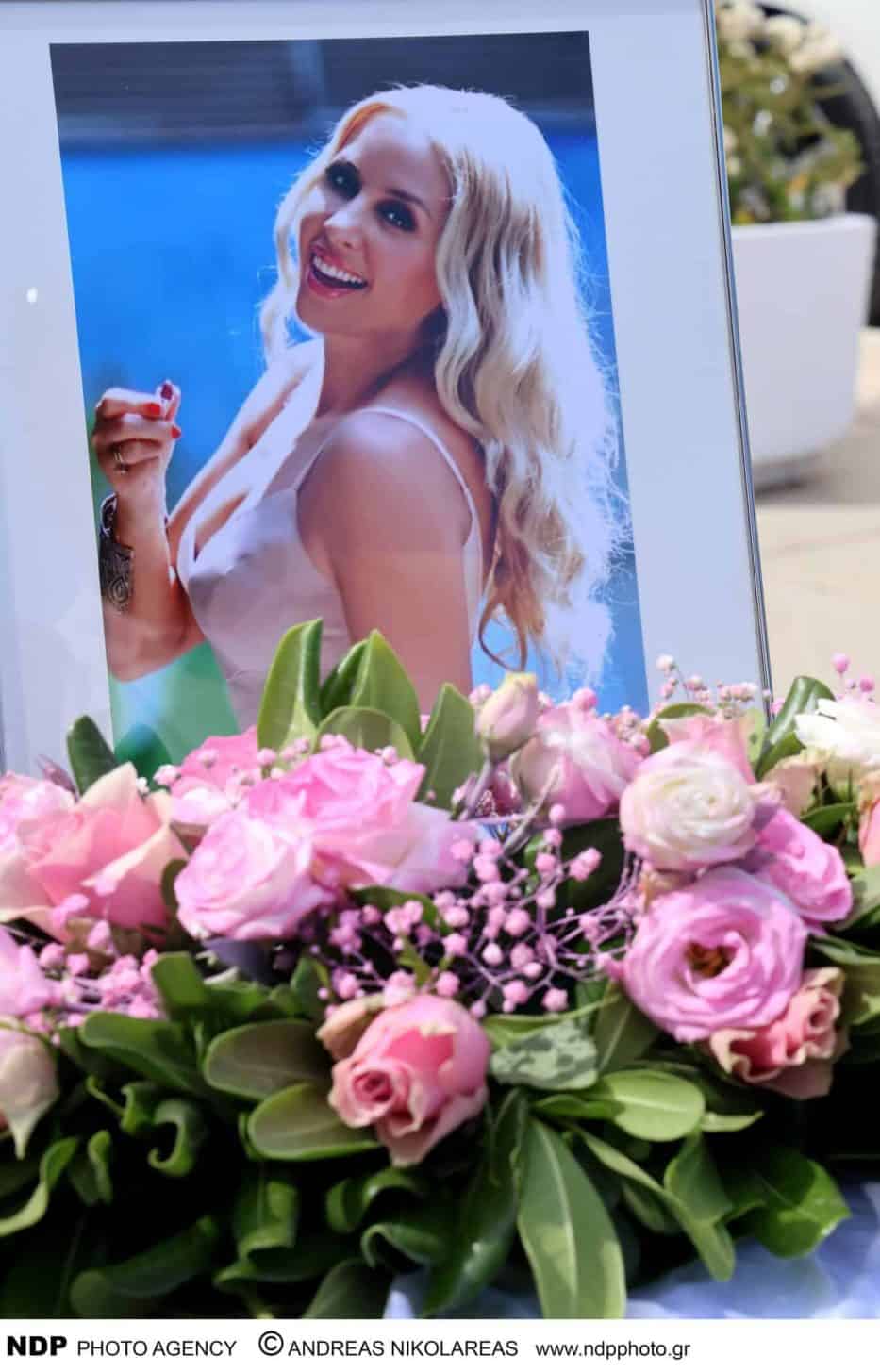Πώς θα διαμορφωθεί το μνήμα της Γωγώς: Η οδηγία του Δέλλα και το μήνυμα στην ταφόπλακα