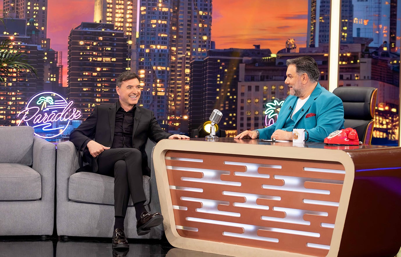 The 2Night Show: Ο Γρηγόρης Αρναούτογλου φιλοξενεί Κατερίνα Παπουτσάκη, Ρία Ελληνίδου και Βαγγέλη Πούλιο