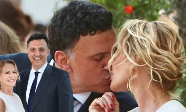Τζένη Μπαλατσινού – Βασίλης Κικίλιας: Το παθιασμένο φιλί σε εκδήλωση μόδας στο Βυζαντινό Μουσείο – Εικόνες