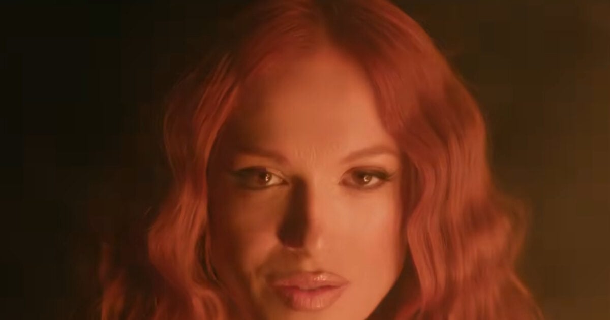 Τάνια Μπρεάζου: Το νέο video clip και το μήνυμα που στέλνει