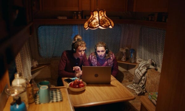 Κάμπινγκ: Η νέα κωμωδία του MEGA με στοιχεία μυστηρίου