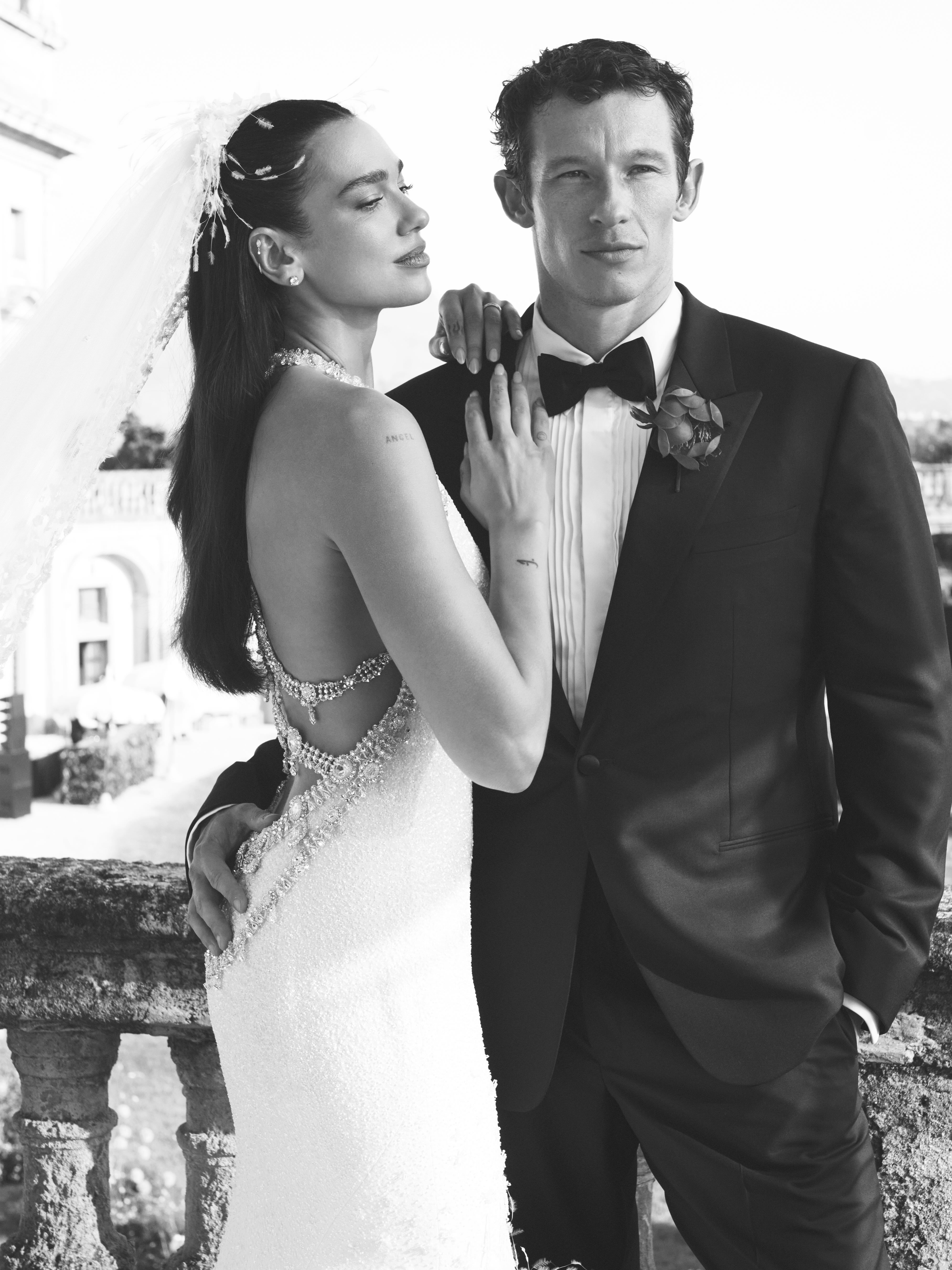 Dua Lipa: Η νύφη που έγραψε ιστορία με το πρώτο bridal Haute Couture του Matthieu Blazy