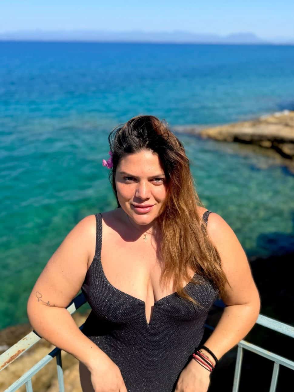 Ποιες Ελληνίδες σταρ καλωσόρισαν τον Ιούνιο με μπικίνι: Εκθαμβωτικές και λαμπερές σε πισίνες και ακτές
