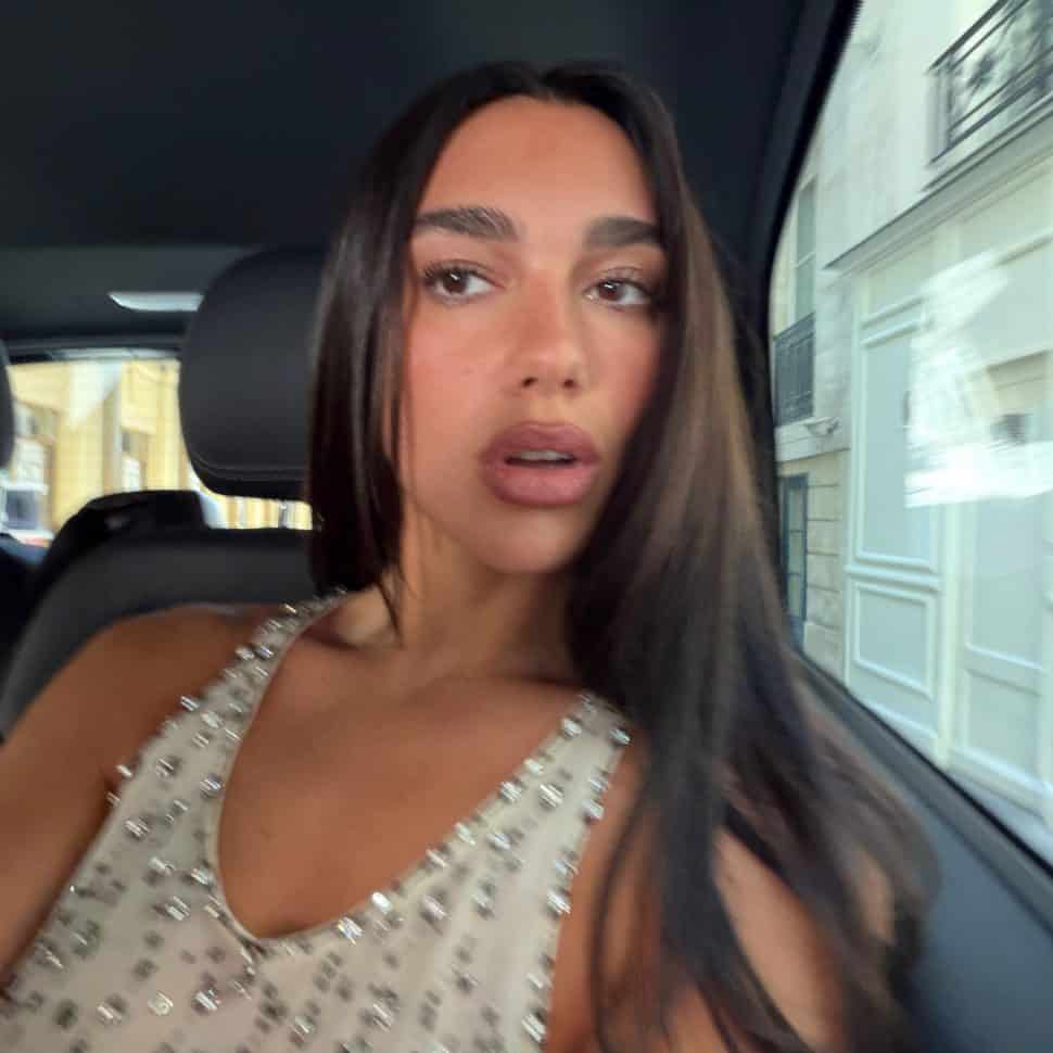 Μελίνα Νικολαΐδη: Αυτή είναι η Dua Lipa της Ελλάδας-Μοιάζουν σαν δυο σταγόνες νερό
