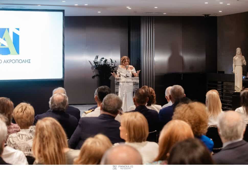 Μιμή Ντενίση: Εκθαμβωτικές μάνα και κόρη-Η Μαριτίνα με τουαλέτα λίγο πριν το γάμο της
