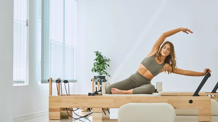 Pilates: Η μέθοδος που υπόσχεται σώμα χωρίς βάρη – Τι ισχύει πραγματικά;