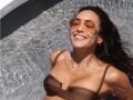 Ευγενία Σαμαρά ποζάρει με μαγιό σε πισίνα της Πάρου και εντυπωσιάζει με το καλογυμνασμένο της σώμα