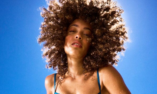 Nike Swim SS26: Η φρέσκια συλλογή που μας μεταφέρει σε καλοκαιρινή διάθεση