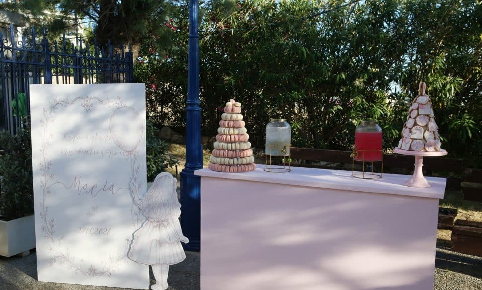 Χαρές και για την Ελένη Τσολάκη: Δείτε τους να χορεύουν με την κόρη τους – Τρυφερές στιγμές μετά τη βάφτιση