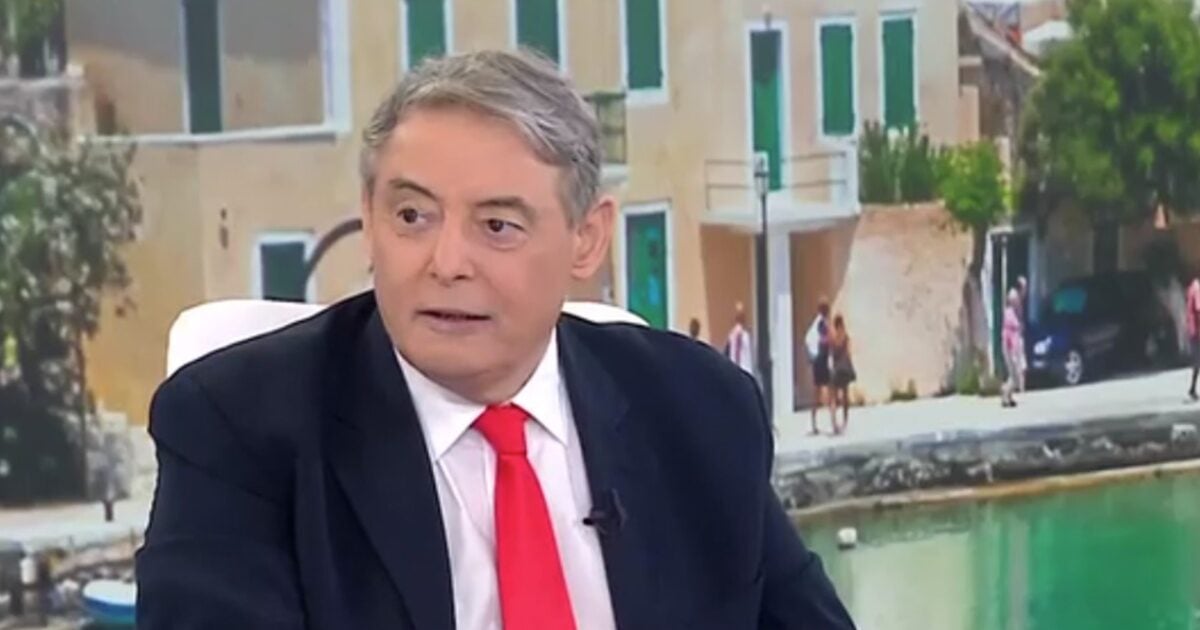 Ιορδάνης Χασαπόπουλος για την απουσία της Λασκαράκη από την τελετή της Οικονομάκου: «Συμβαίνει και στις καλύτερες οικογένειες»