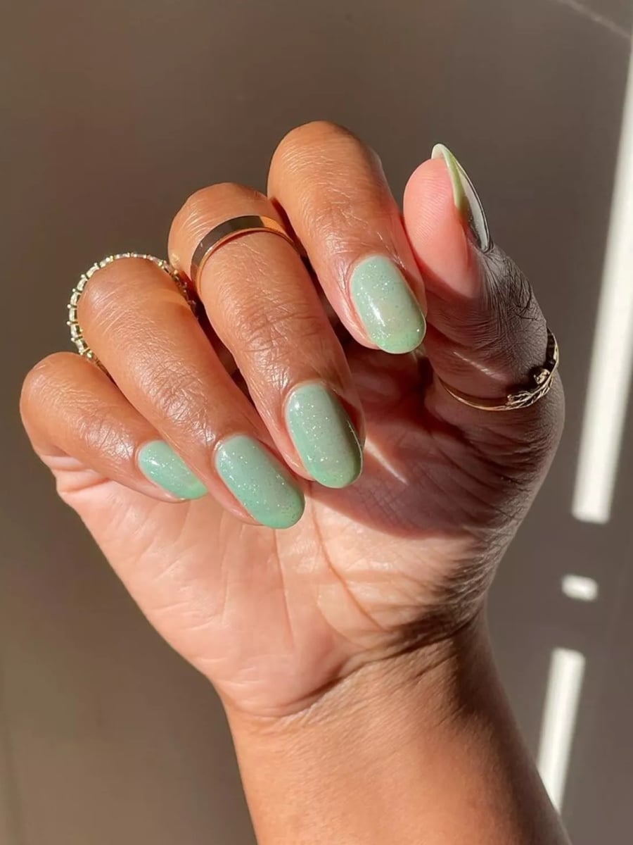 Jelly Nails: Το «φρέσκο» μανικιούρ που αναβαθμίζει το καλοκαιρινό σου στυλ
