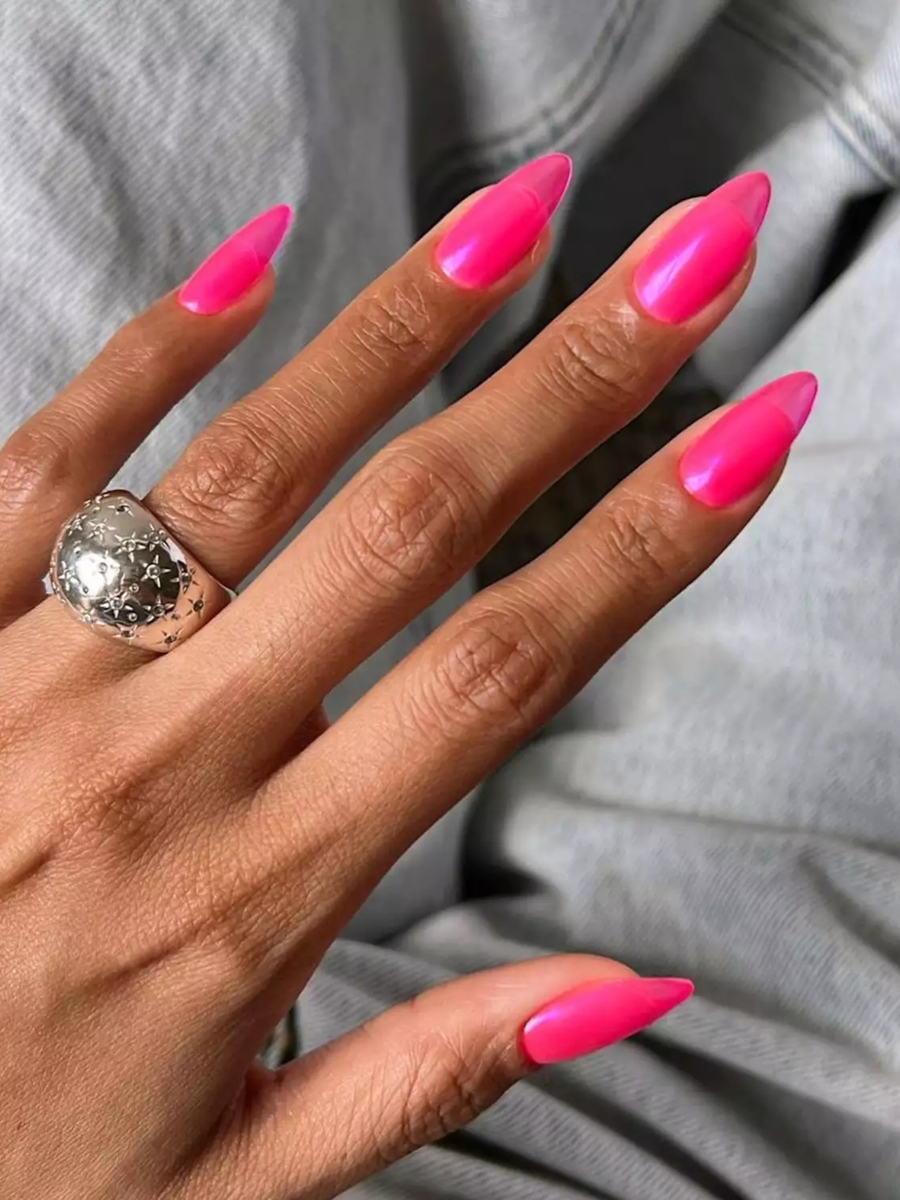 Jelly Nails: Το «φρέσκο» μανικιούρ που αναβαθμίζει το καλοκαιρινό σου στυλ