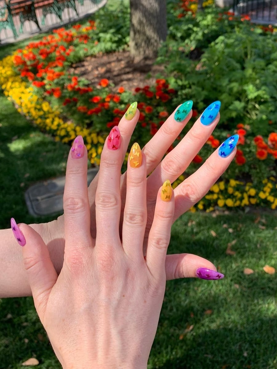 Jelly Nails: Το «φρέσκο» μανικιούρ που αναβαθμίζει το καλοκαιρινό σου στυλ