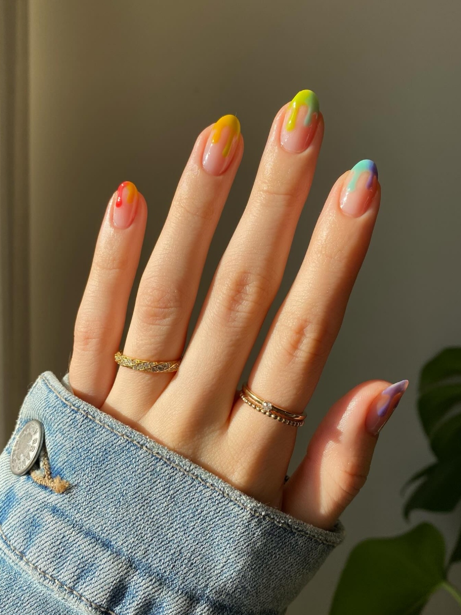 Jelly Nails: Το «φρέσκο» μανικιούρ που αναβαθμίζει το καλοκαιρινό σου στυλ